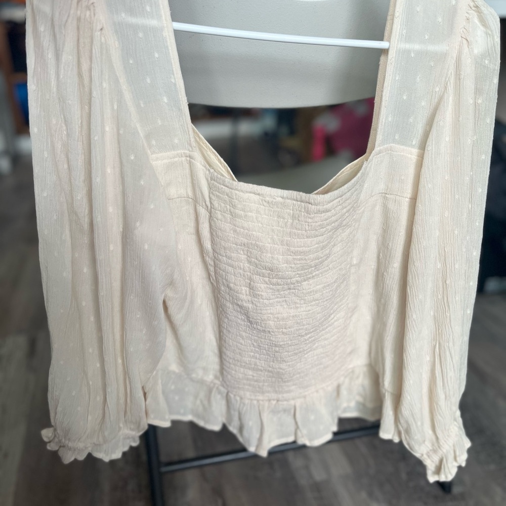 AMERICAN EAGLE Elegant Cream Women's Top